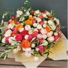 Flower bouquet with spray roses (Compact)